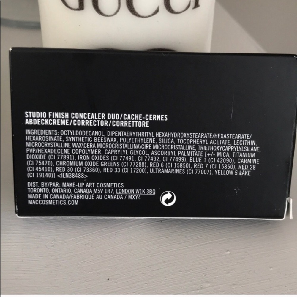 NEW MAC Finish Concealer Duo NW40 NC45 compact - Picture 3 of 8